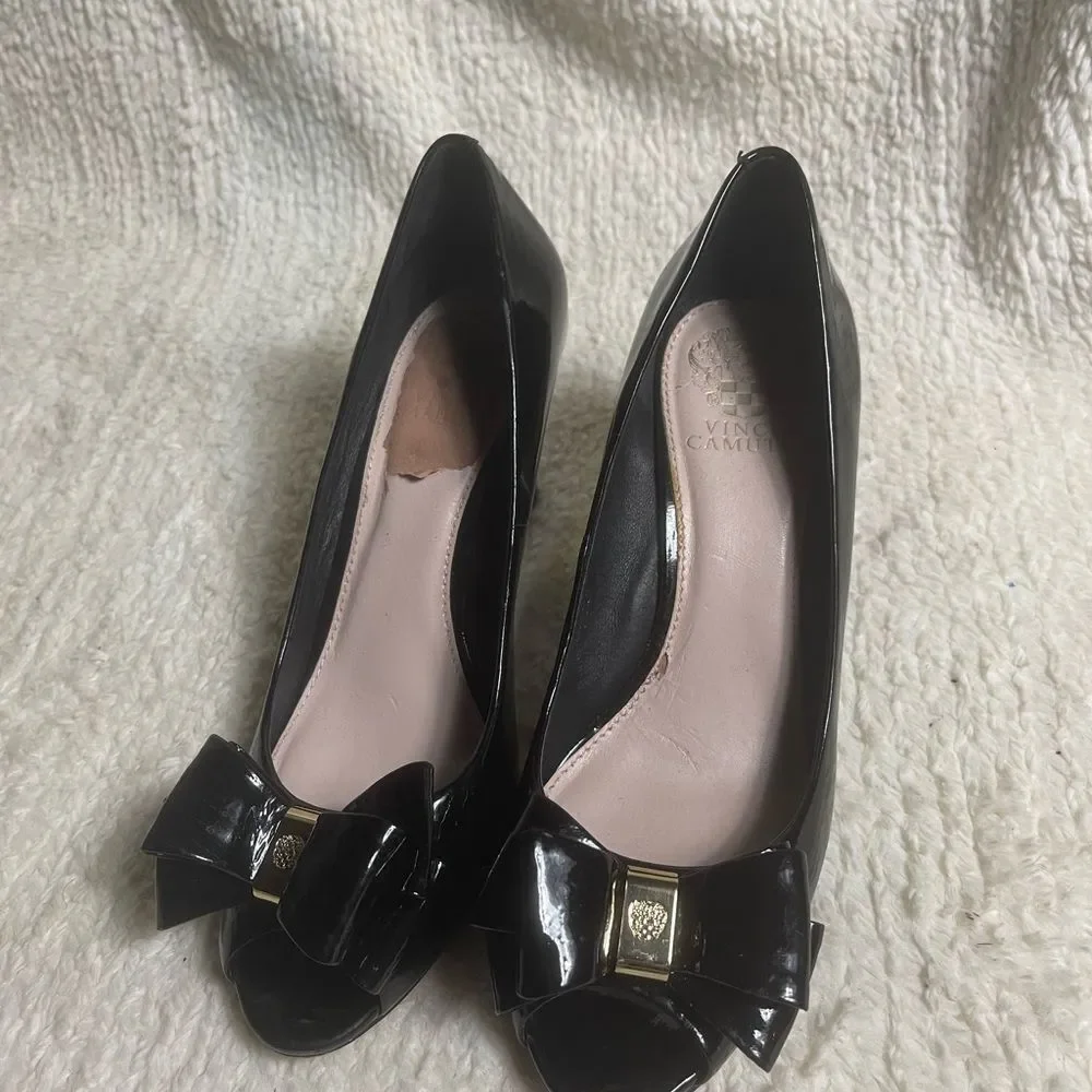 Vince Camuto leather patent Black Wedge Shoes peep toe with Bow Accent SZ9M